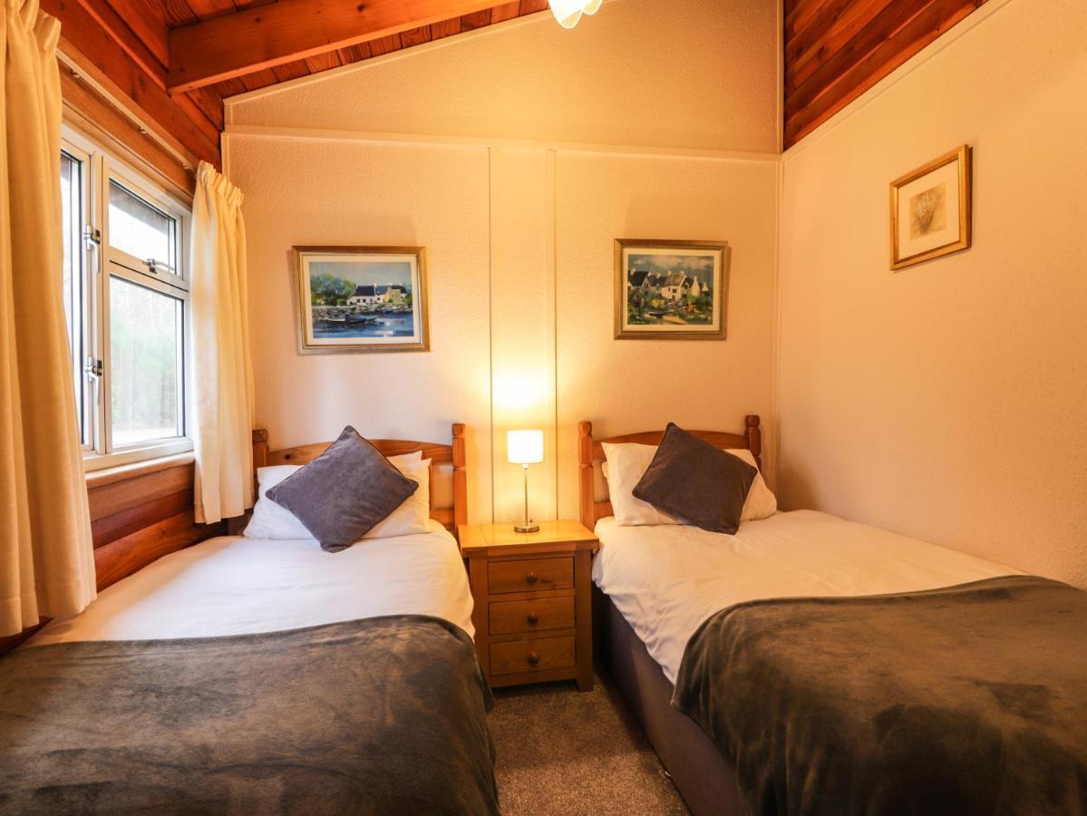Spruce Lodge Strathpeffer Exterior foto
